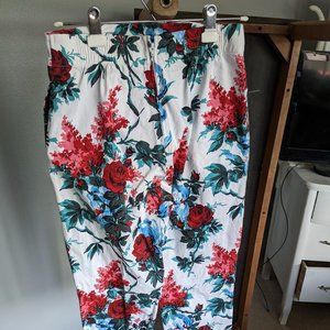 Laura Byrnes California Cropped Trousers in Bella Roses, Size Large
